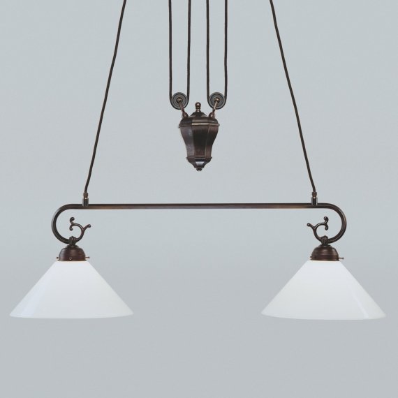 Balkenlampe mit konischen, wei glnzenden Glasschirmen, Halterung in Messing antik