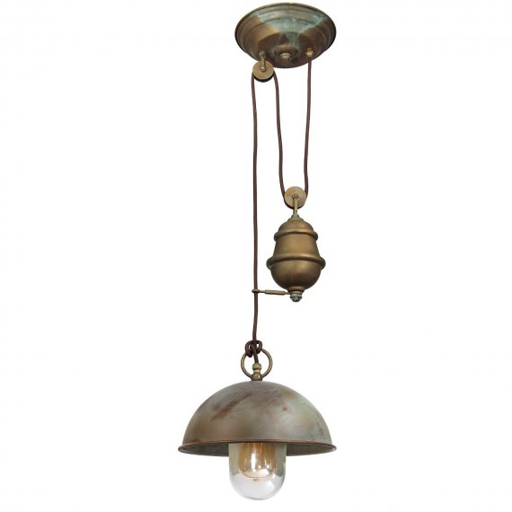 Zuglampe in Messing antik Grnspan mit Glassturz ber dem Leuchtmittel