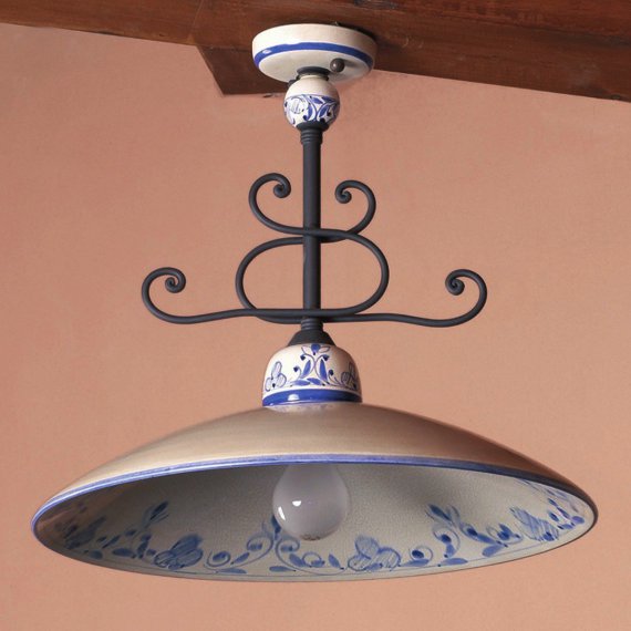 Landhaus-Deckenlampe mit Dekor Klee blau auf wei krakelierter Keramik, Schirmdurchmesser 42cm