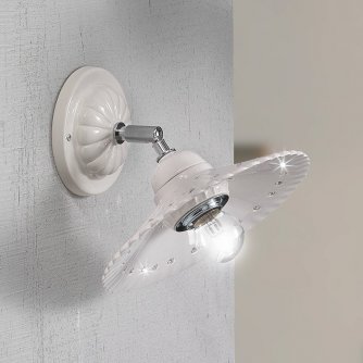 Chrom- Wandlampe mit flachem Keramikschirm