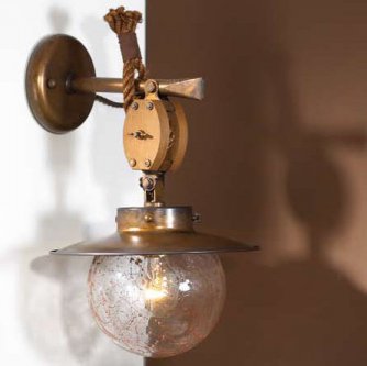 Rustikale Wandlampe im Stil einer Schiffslampe, Halterung...