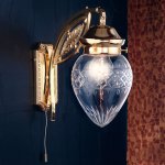 Jugendstil-Wandlampe mit Tropfenglas