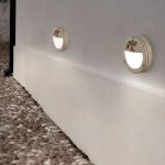 Kleine Bullaugen-Lampe als Wohnraum- und Außenlampe