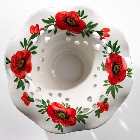 Detail: rotes Blumen-Dekor