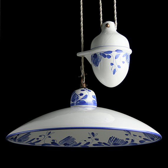 Zugpendelleuchte mit Dekor Klee Blau auf weiß glänzender Keramik